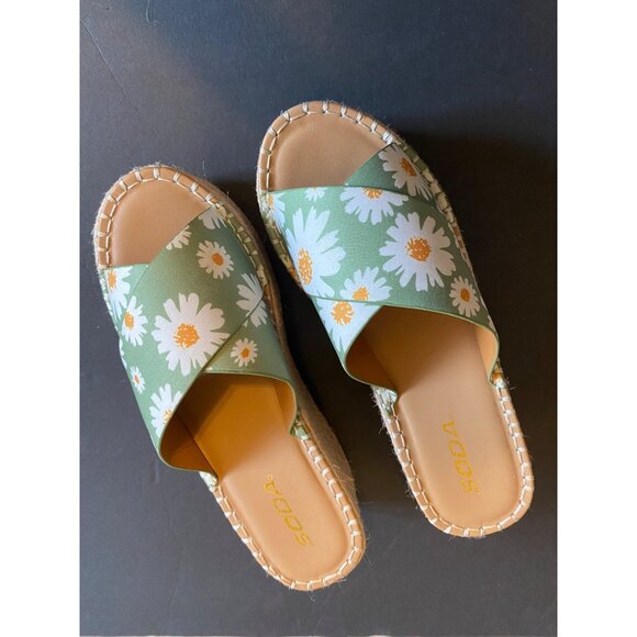 NWOB Soda Mint Green With Daisy Cross Front Espadrille Slides 6.5 - Picture 2 of 5
